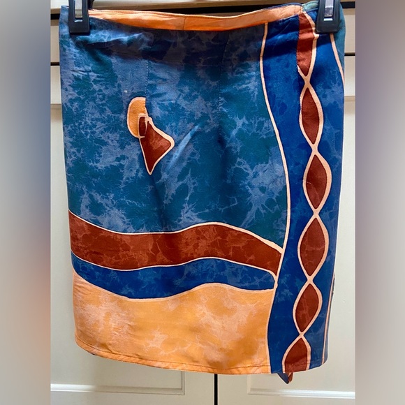 OS wraparound skirt resort wear majority blue/orange/brown design - Picture 2 of 2
